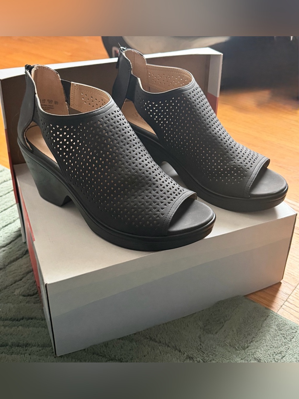 Soul Naturalizer Faythe Women's Black Peep-Toe Perforated Slingback Heels